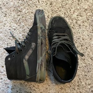 Men’s vans high top shoes size 7.5
